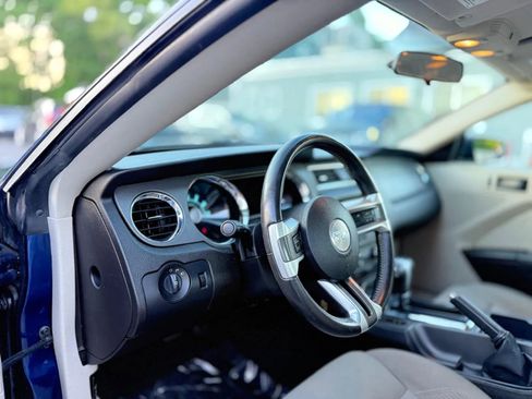 Used 2010 Ford Mustang Coupe RWD image 13