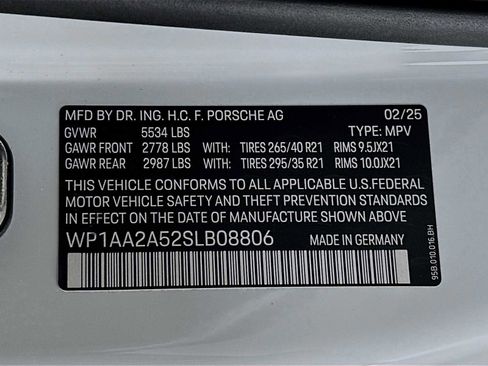 Used 2025 Porsche Macan image 33