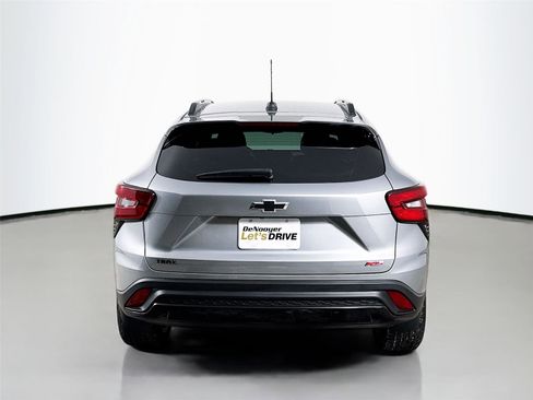 Used 2024 Chevrolet Trax RS w/ Sunroof Package image 7