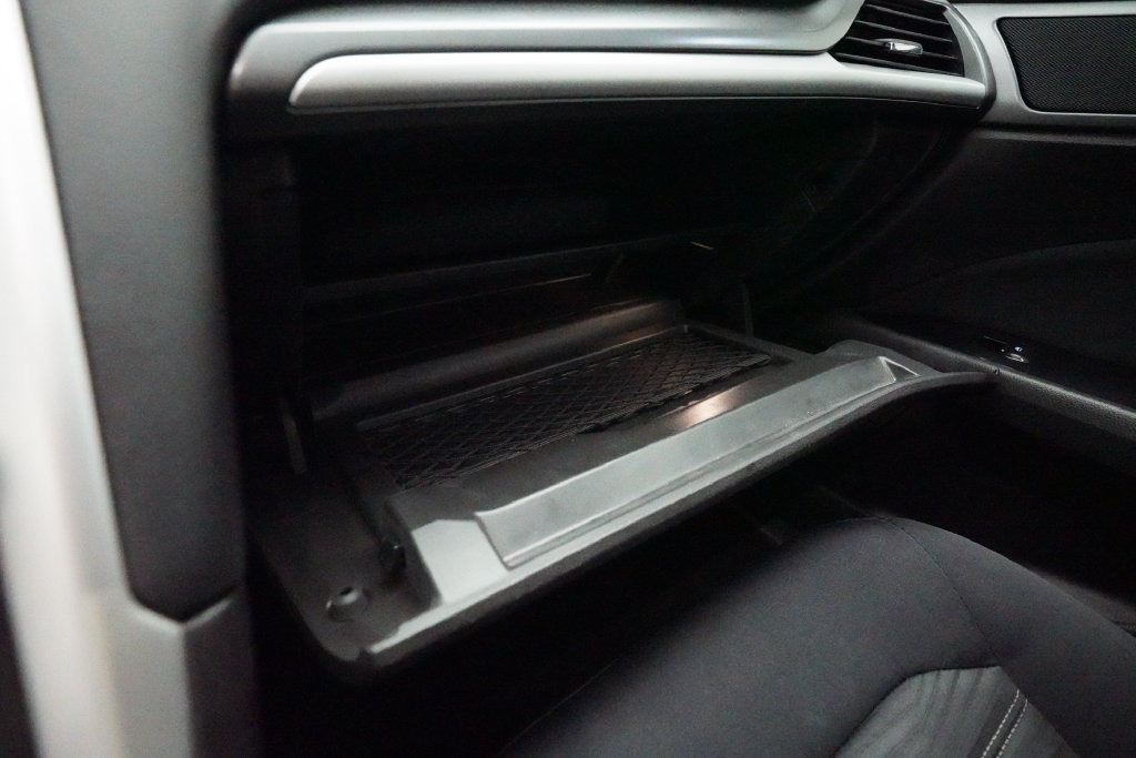 Used 2016 Ford Fusion SE FWD image 30
