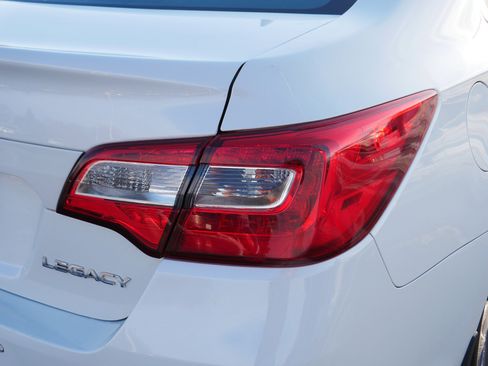 Used 2018 Subaru Legacy 2.5i Limited image 17