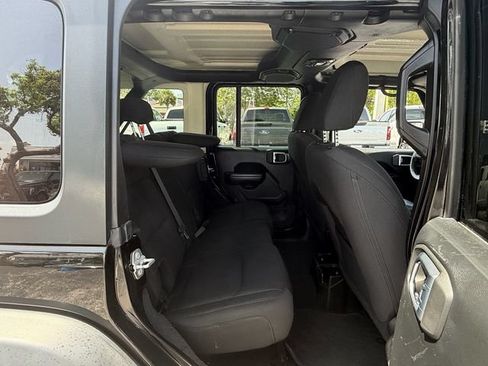 Used 2018 Jeep Wrangler Unlimited Sport S AWD/4WD image 12