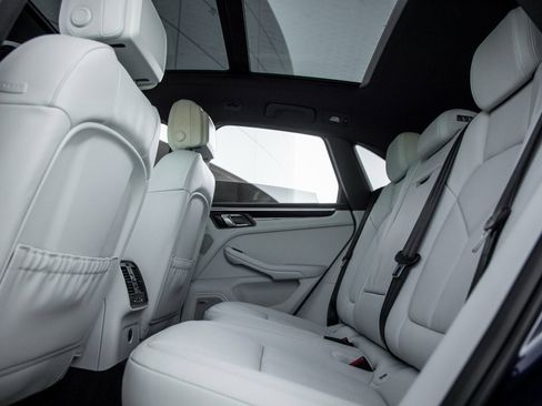 New 2026 Porsche Macan image 34