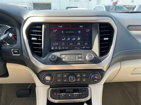 Used 2022 GMC Acadia Denali w/ Denali Ultimate Package FWD image 10