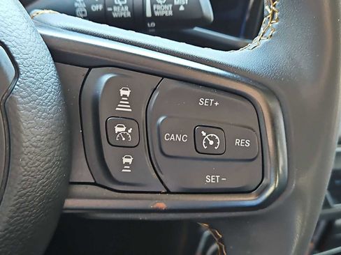 Used 2024 Jeep Wrangler Willys image 39