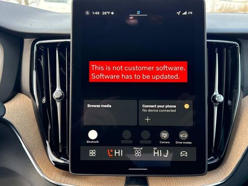 New 2026 Volvo XC60 B5 Plus w/ Protection Package Premier image 22