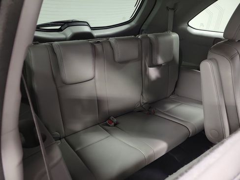Used 2014 Toyota Highlander XLE AWD/4WD image 25