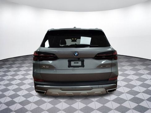 Used 2025 BMW X5 xDrive50e w/ Parking Assistance Package image 9