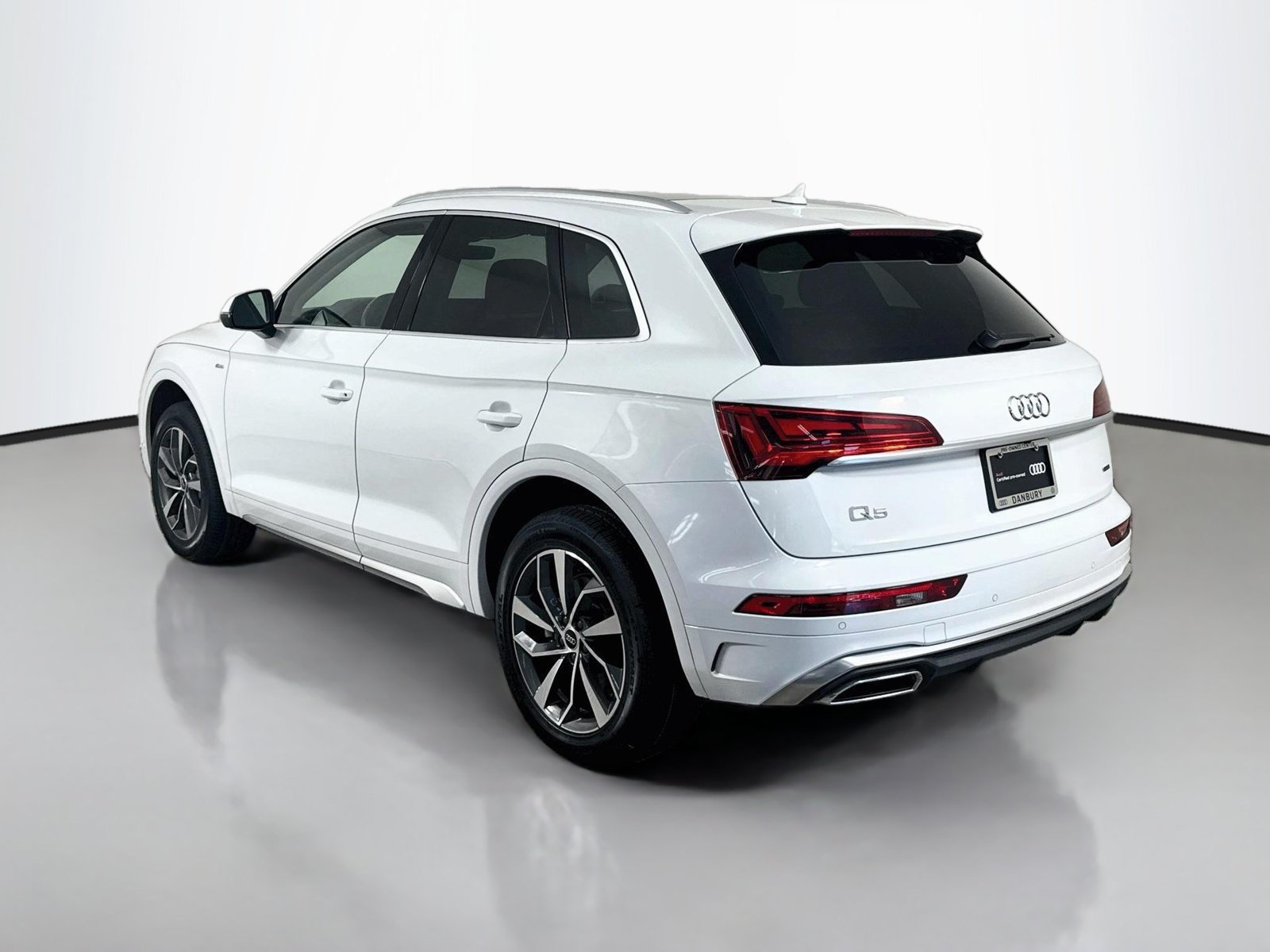 Certified 2023 Audi Q5 2.0T Premium Plus w/ Premium Plus Package AWD/4WD image 3