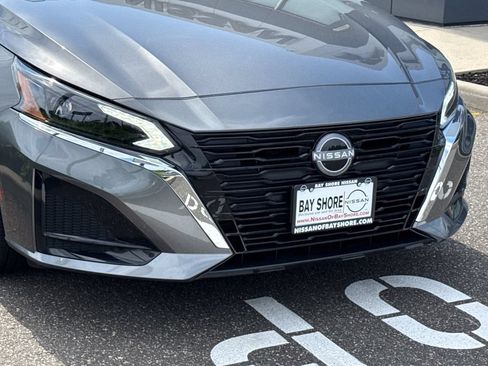Certified 2025 Nissan Altima 2.5 SV w/ SV Premium Package FWD image 8