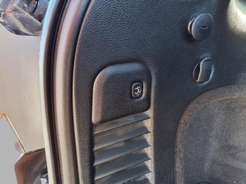 Used 2018 Jeep Grand Cherokee Limited image 29