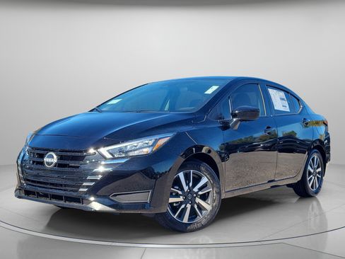 Used 2025 Nissan Versa SV w/ Trunk Package FWD image 2