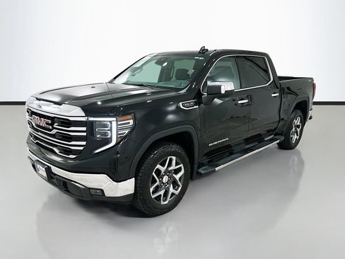 Used 2024 GMC Sierra 1500 SLT w/ X31 Off-Road Package AWD/4WD image 3