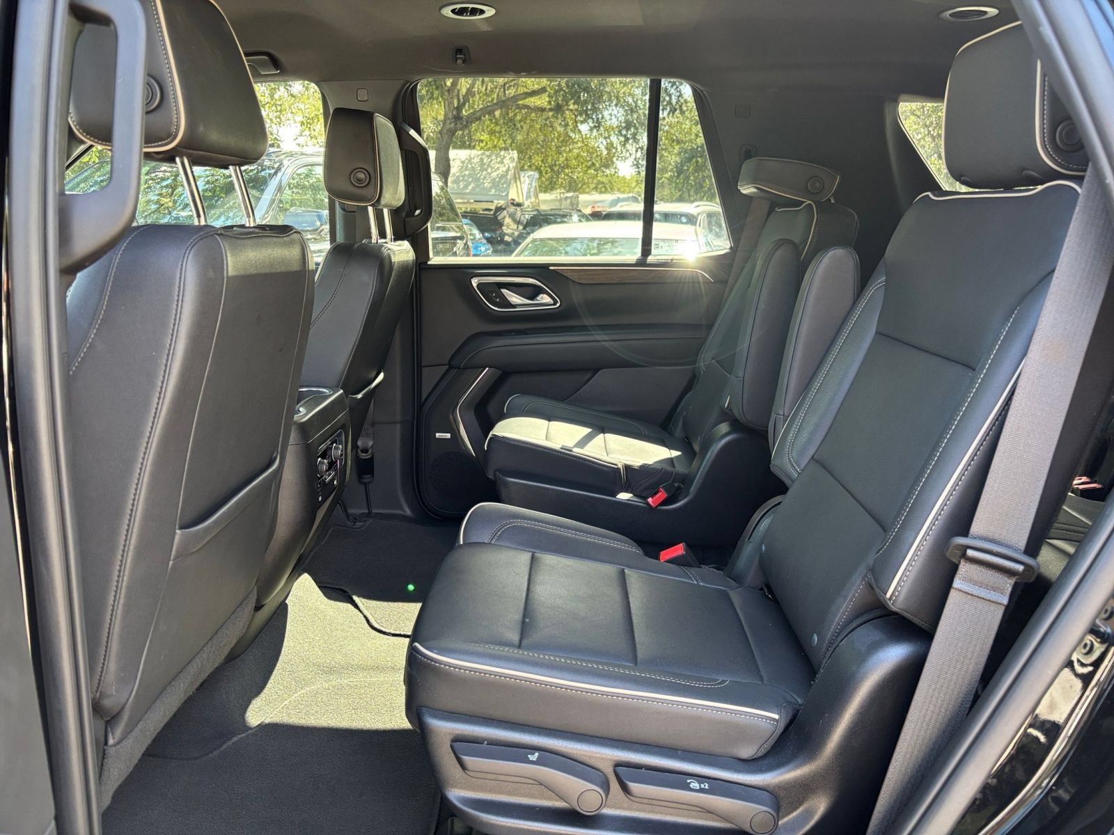 Used 2023 Chevrolet Tahoe Premier AWD/4WD image 42