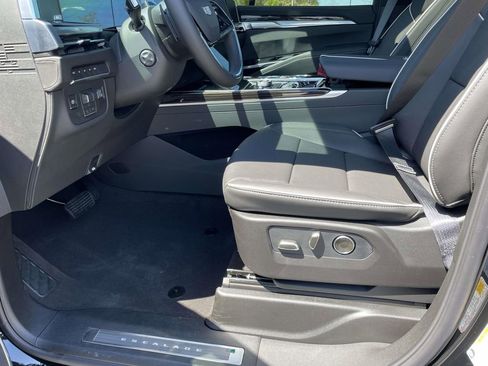 New 2026 Cadillac Escalade Luxury image 23