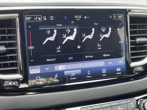 New 2026 Chrysler Voyager LX image 28