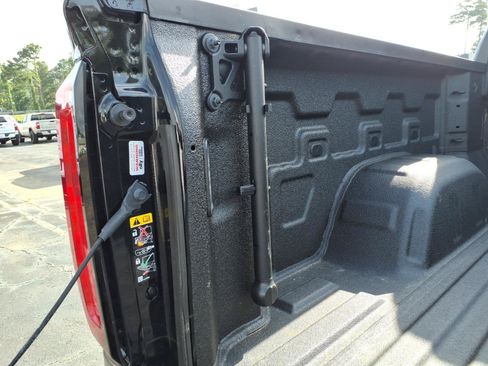 Used 2025 GMC Sierra 1500 AT4 w/ AT4 Premium Package AWD/4WD image 6