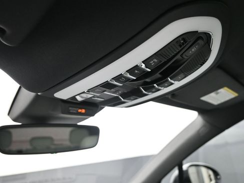 New 2025 Porsche Macan AWD/4WD image 17
