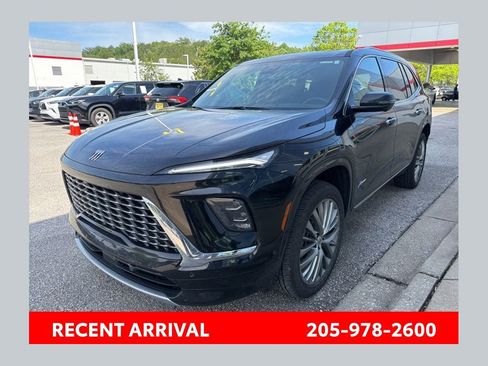 Used 2025 Buick Enclave Avenir w/ Super Cruise Package FWD image 1