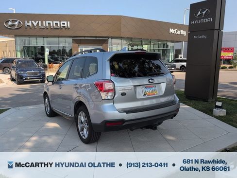 Used 2017 Subaru Forester 2.5i Touring AWD/4WD image 10