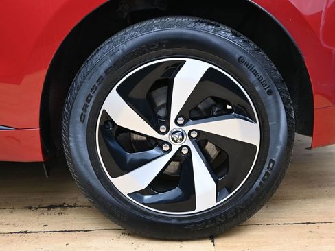 Used 2025 Jaguar F-PACE R-Dynamic S image 13