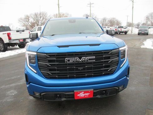 Used 2022 GMC Sierra 1500 Elevation w/ Elevation Premium Package image 12