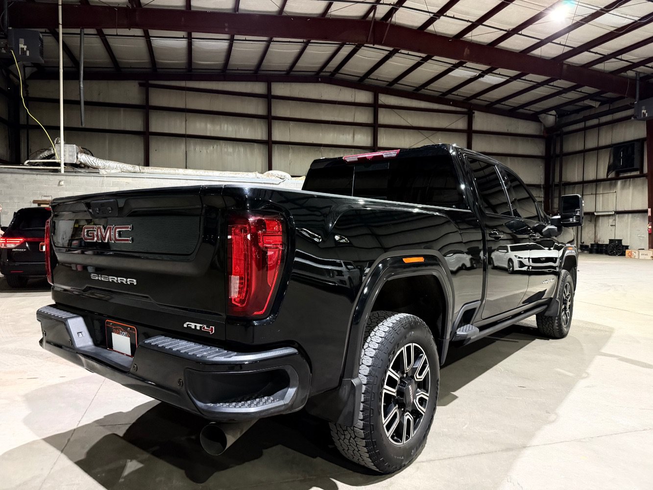 Used 2023 GMC Sierra 2500 AT4 w/ AT4 Preferred Package AWD/4WD image 5