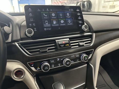 Used 2021 Honda Accord EX-L image 11