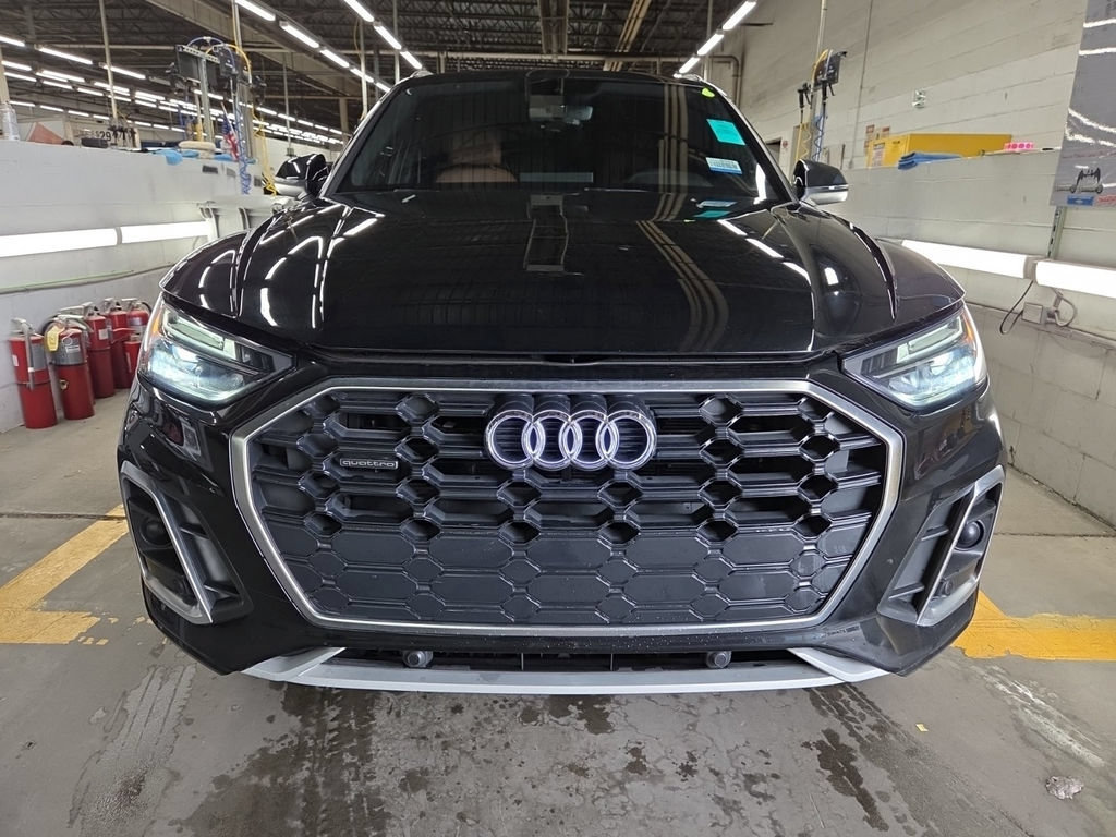 Used 2023 Audi Q5 2.0T Premium w/ Convenience Package AWD/4WD image 2