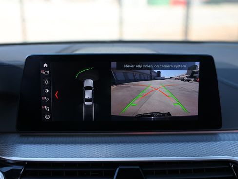 Used 2019 BMW M550i xDrive image 38