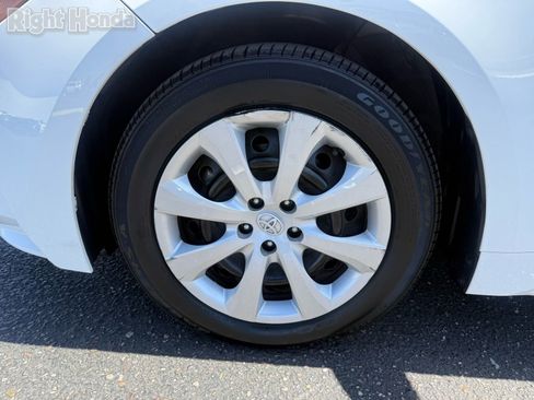 Used 2024 Toyota Corolla LE FWD image 11