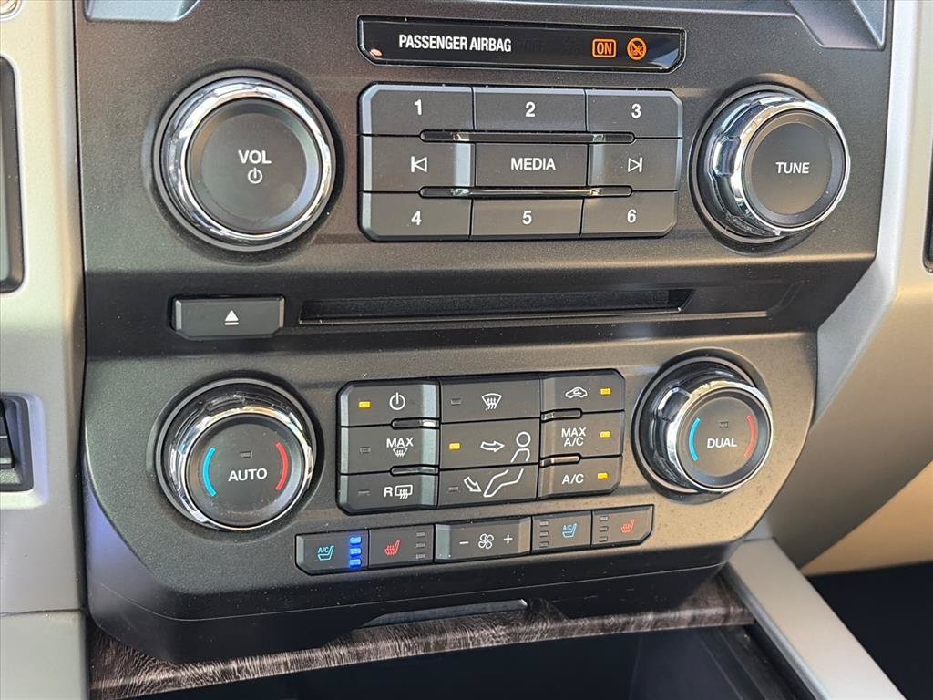 Used 2018 Ford F250 Lariat w/ Lariat Value Package AWD/4WD image 16