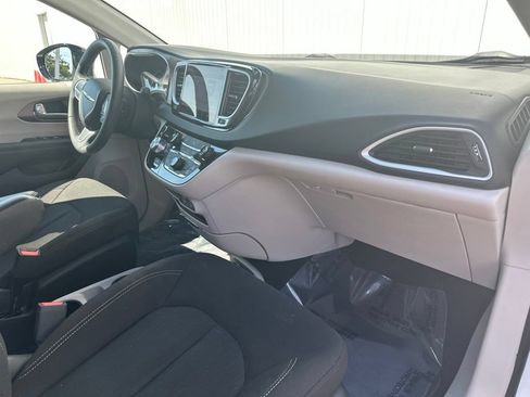 Used 2024 Chrysler Voyager LX FWD image 35