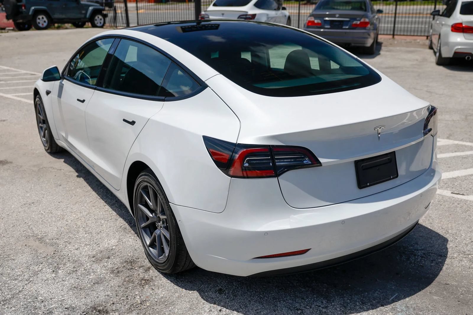 Used 2021 Tesla Model 3 Standard Range Plus RWD image 4