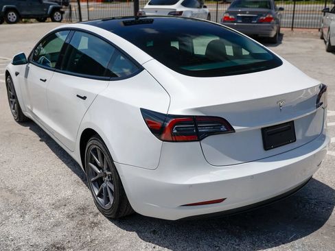 Used 2021 Tesla Model 3 Standard Range Plus RWD image 4