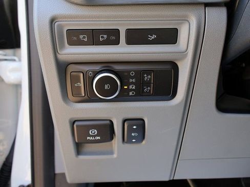 Used 2023 Ford F150 Lariat AWD/4WD image 36