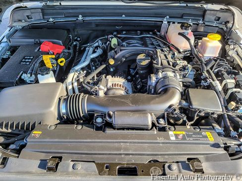 Used 2023 Jeep Gladiator Sport AWD/4WD image 35