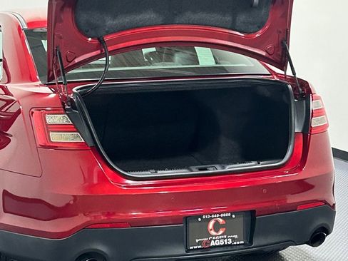 Used 2013 Ford Taurus SHO image 12