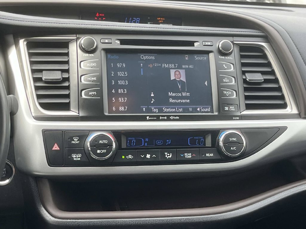 Used 2019 Toyota Highlander XLE FWD image 20