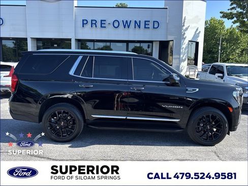 Used 2023 GMC Yukon SLT AWD/4WD image 2