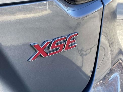 Used 2020 Toyota Corolla XSE image 12