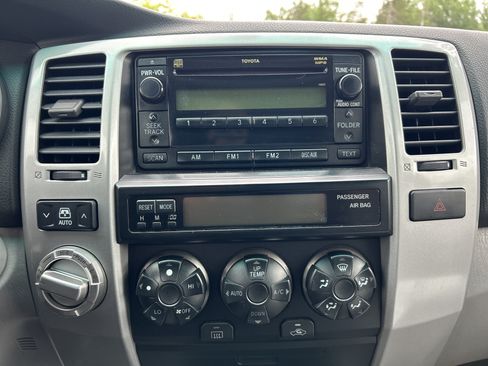 Used 2008 Toyota 4Runner SR5 AWD/4WD image 11
