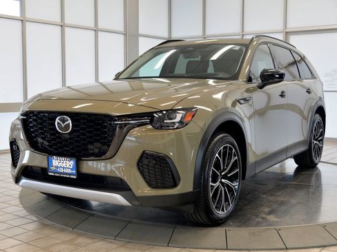 Certified 2025 MAZDA CX-70 Plug-In Hybrid w/ Premium Pkg image 4