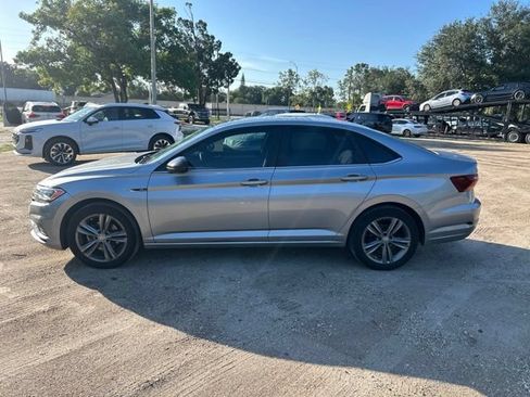 Used 2019 Volkswagen Jetta R-Line w/ R-Line Cold Weather Package FWD image 17