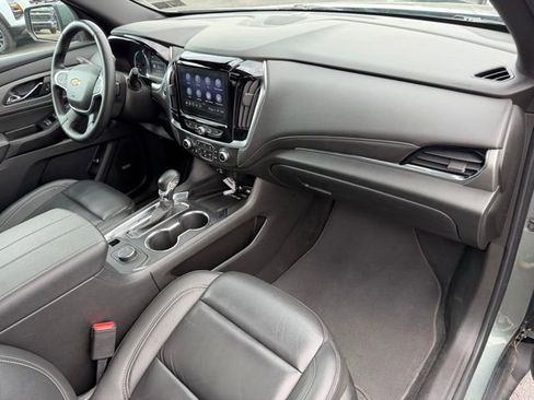 Certified 2023 Chevrolet Traverse LT w/ LT Premium Package AWD/4WD image 15
