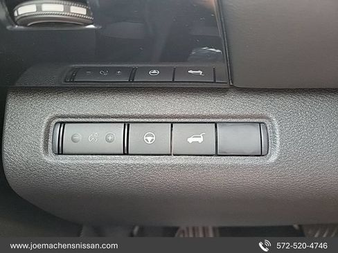 New 2026 Nissan Pathfinder SV w/ SV Premium Package AWD/4WD image 19