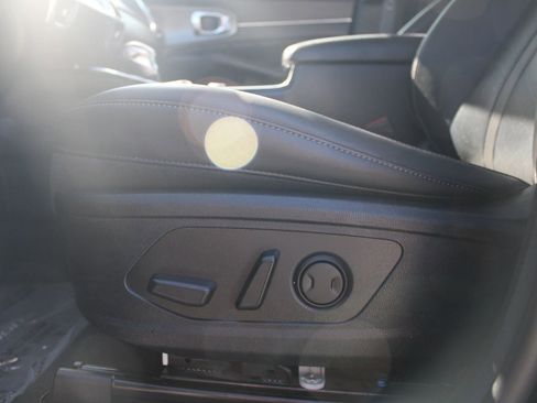 Used 2023 Kia Sorento SX image 26