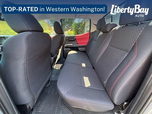 Used 2020 Toyota Tacoma SR5 AWD/4WD image 18