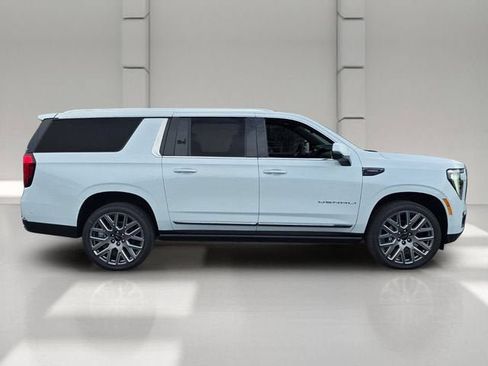 New 2026 GMC Yukon XL Denali Ultimate AWD/4WD image 6