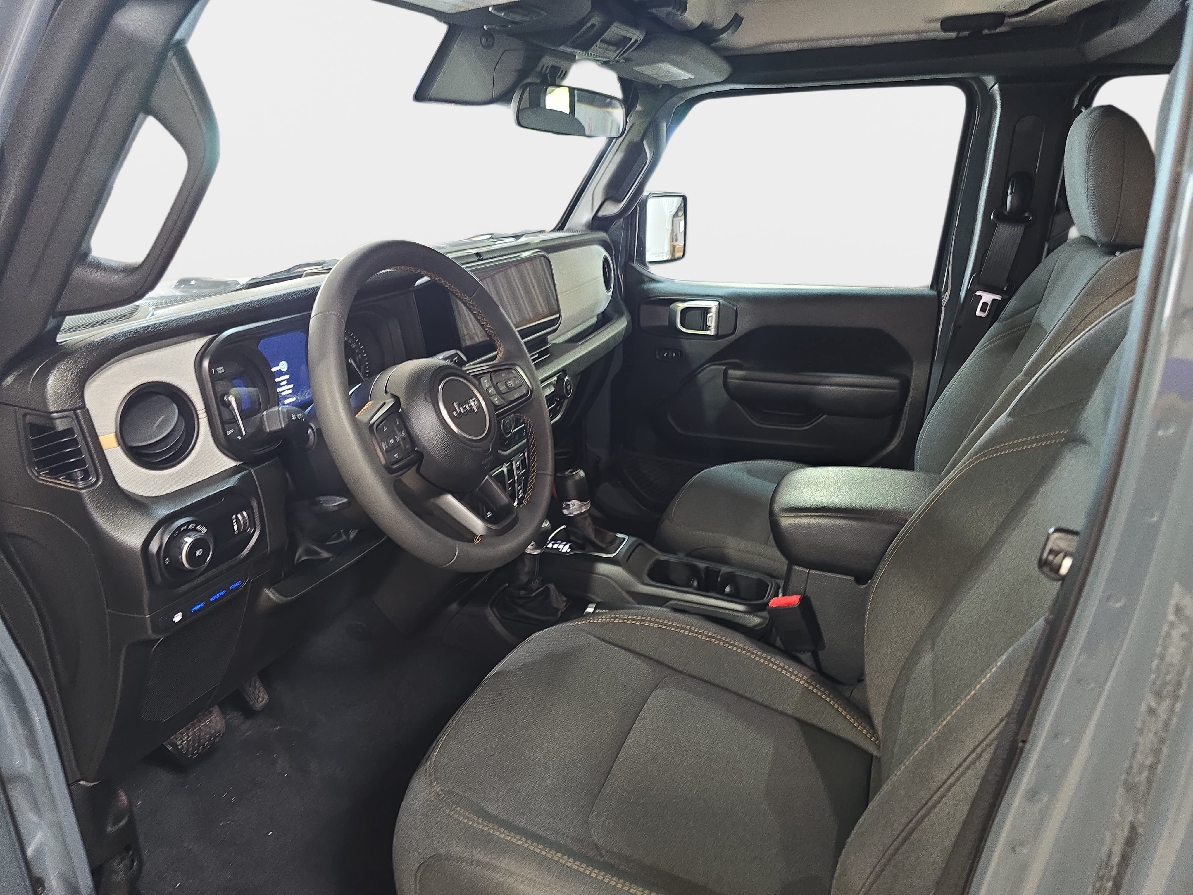 Used 2024 Jeep Wrangler Unlimited AWD/4WD image 13